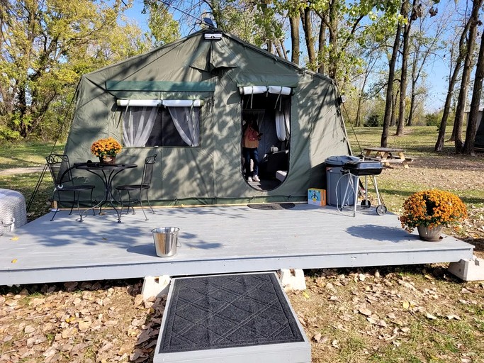 Vacation Rentals (United States of America, Ashmore, Illinois)