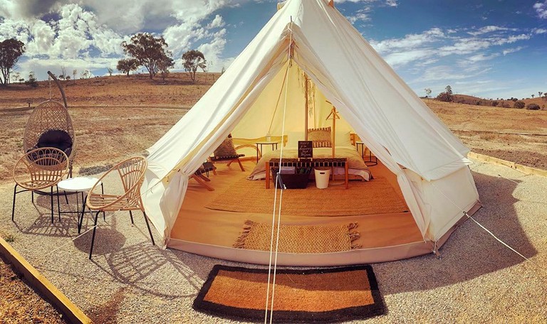 These luxury tents in Australia provide a great romantic getaway in New South Wales and are the ideal way for two guests to go glamping in Mudgee!