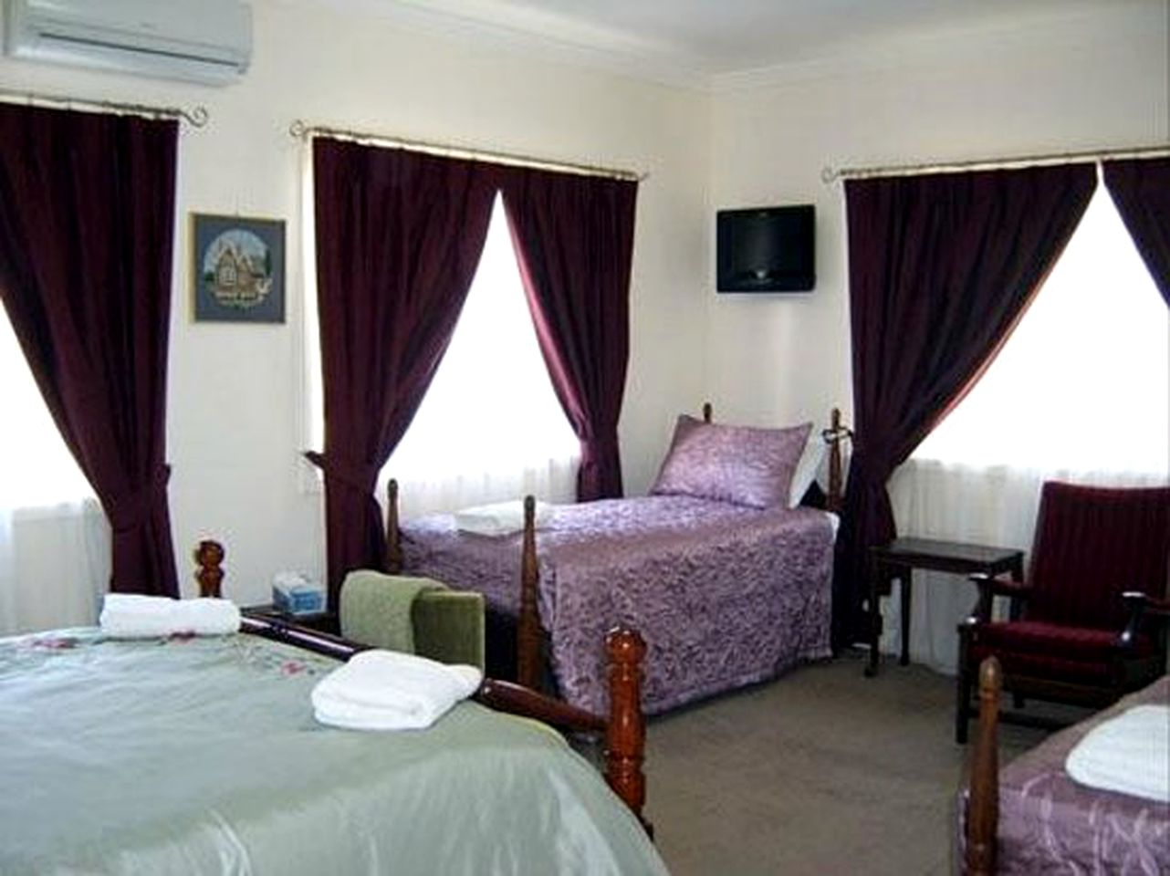 Nature Lodges (Gloucester, New South Wales, Australia)