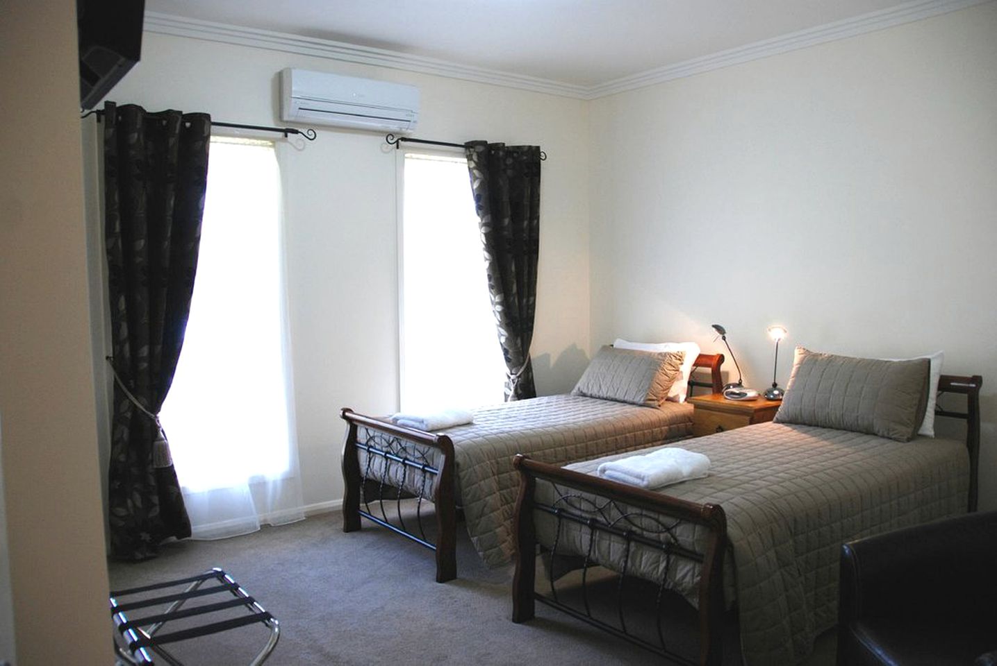 Nature Lodges (Gloucester, New South Wales, Australia)