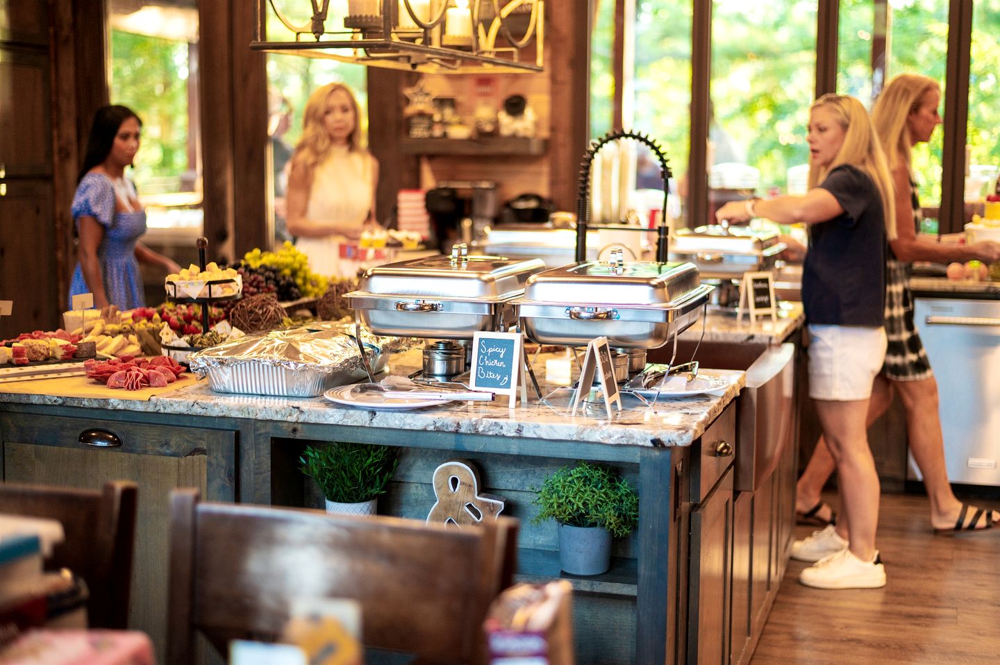 Gorgeous Cabin with Sauna and Hot-tub in Broken Bow, Oklahoma