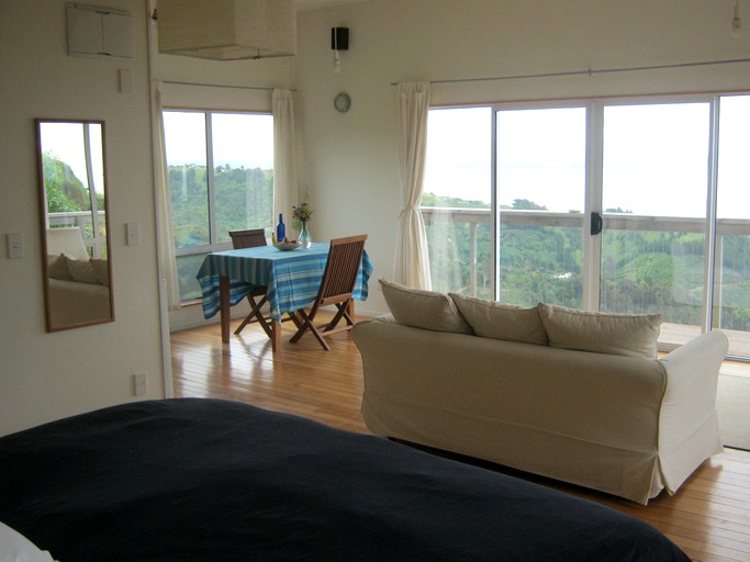 Cottages (Nelson, South Island, New Zealand)