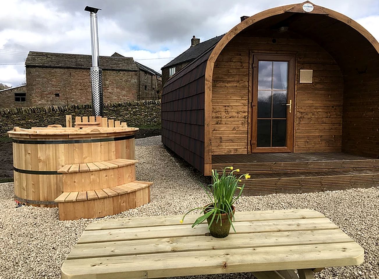 Pods (Macclesfield, England, United Kingdom)
