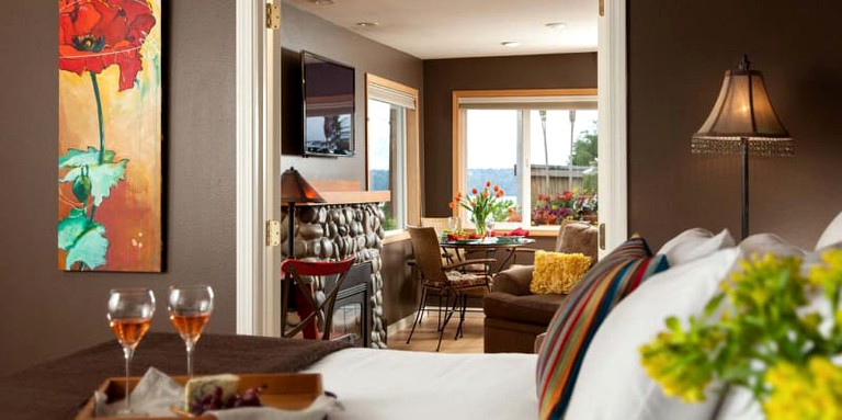 Nature Lodges (Burien, Washington, United States)