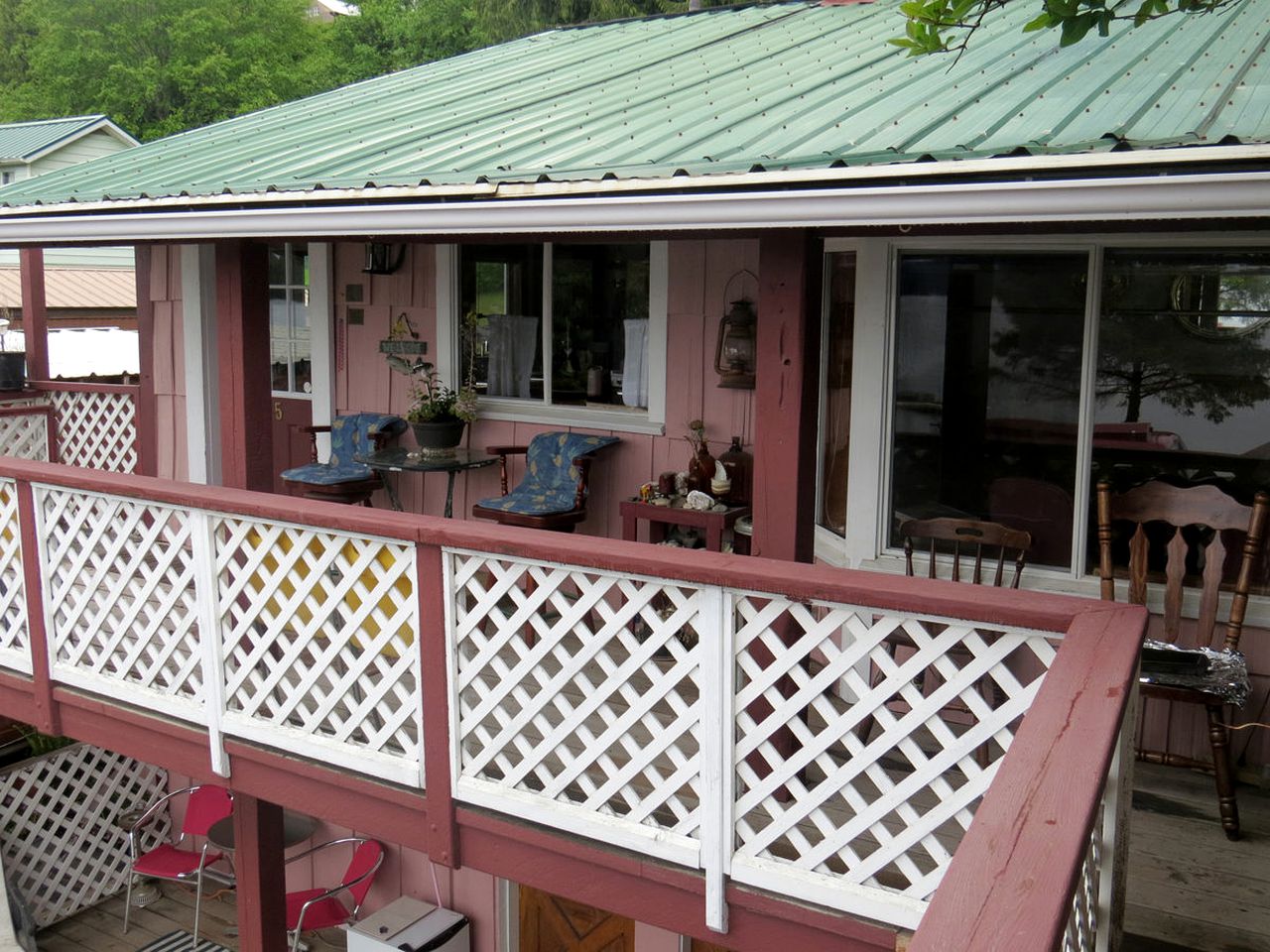 Nature Lodges (Queen Charlotte, British Columbia, Canada)
