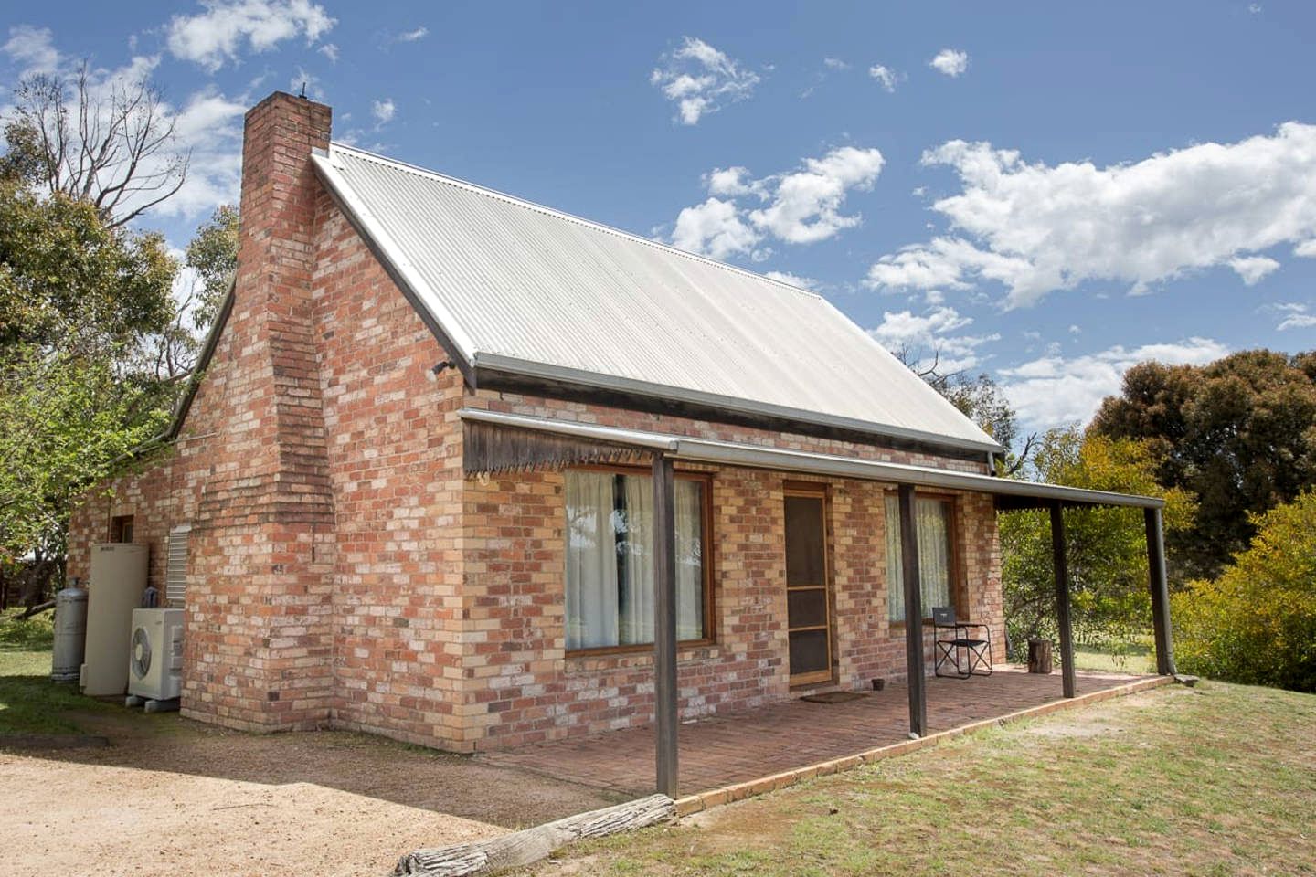 Cottages (Halls Gap, Victoria, Australia)