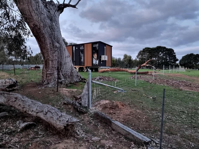 Tiny Houses (Australia, Arahat, Victoria)