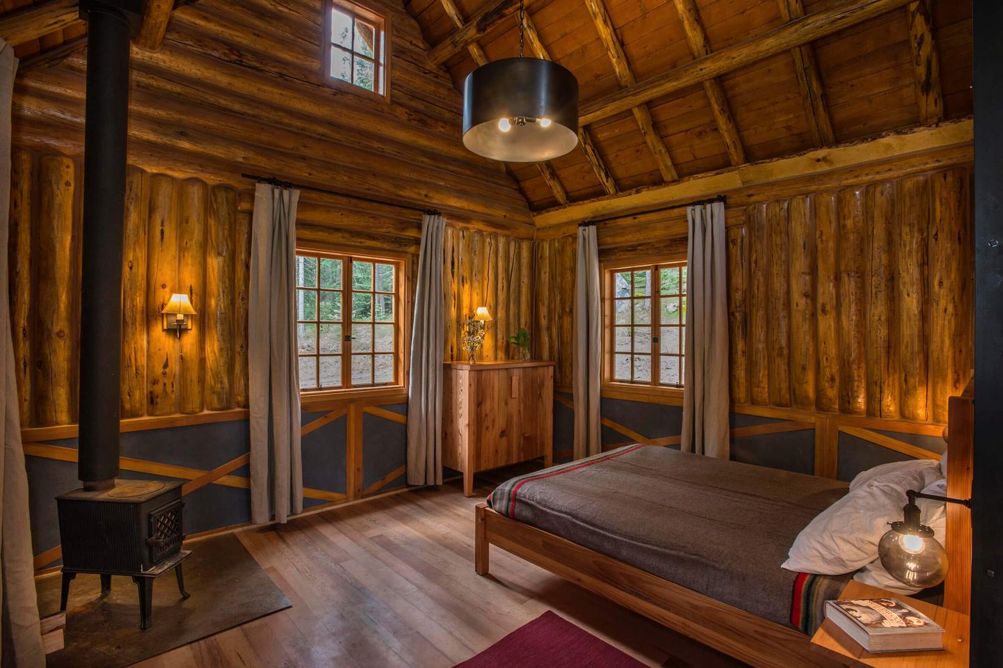 Cabins (Enterprise, Oregon, United States)