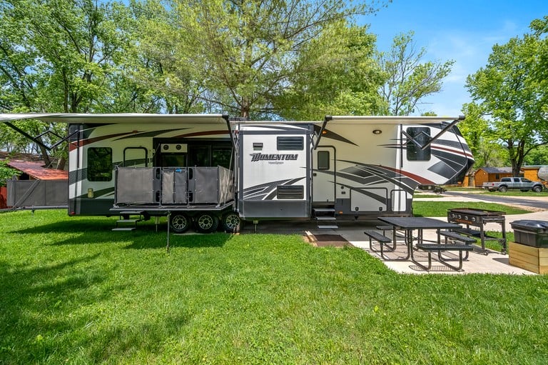 Caravans (United States of America, Branson, Missouri)
