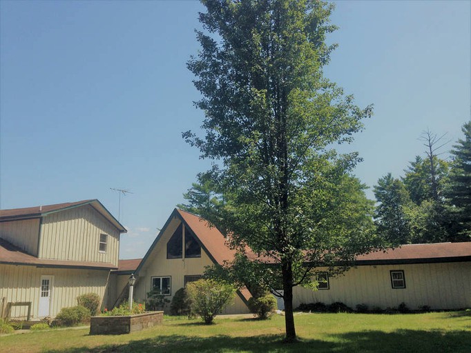 A-Frame Cabins (Fort Ann, New York, United States)