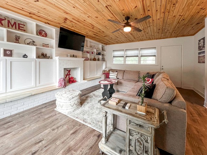 Cabins (United States of America, Northport, Alabama)