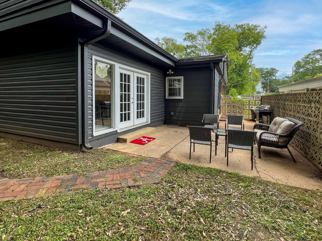 Great Cabin Perfect for Small Groups in Northport, Alabama