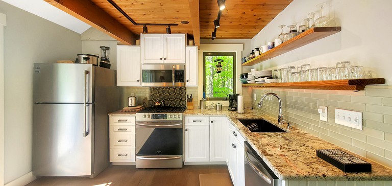 Floating Homes (United States of America, Killington, Vermont)
