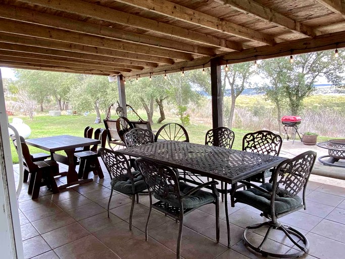 Cabins (United States of America, Mico, Texas)