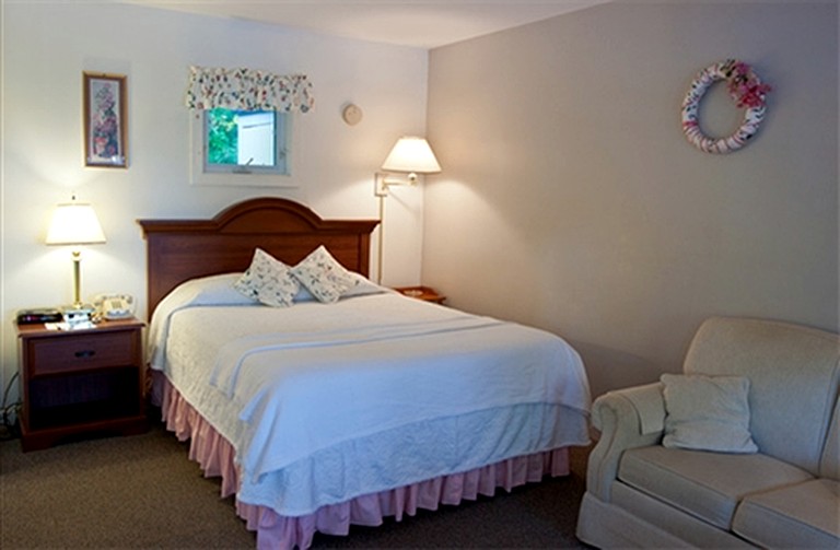 Stylish Vacation Rental for Couples Overlooking West Penobscot Bay, Maine