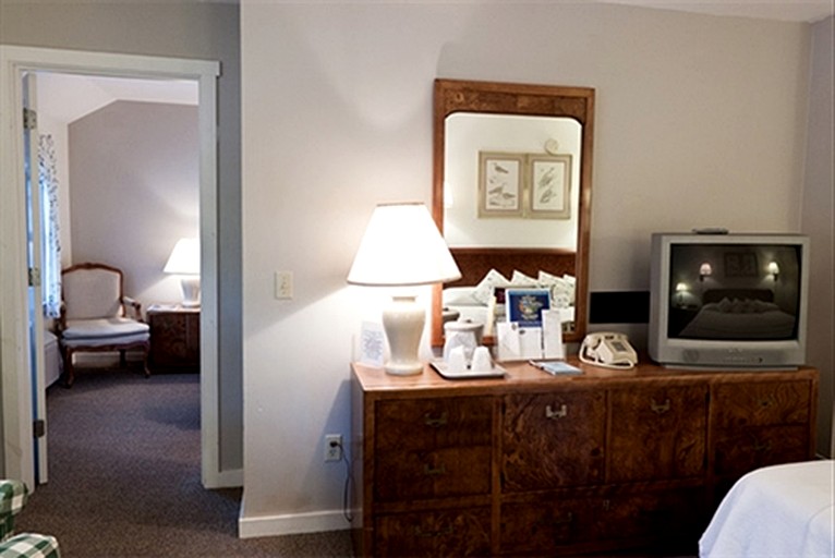 Wonderful Bed and Breakfast Accommodation for Four Guests near Belfast, Maine