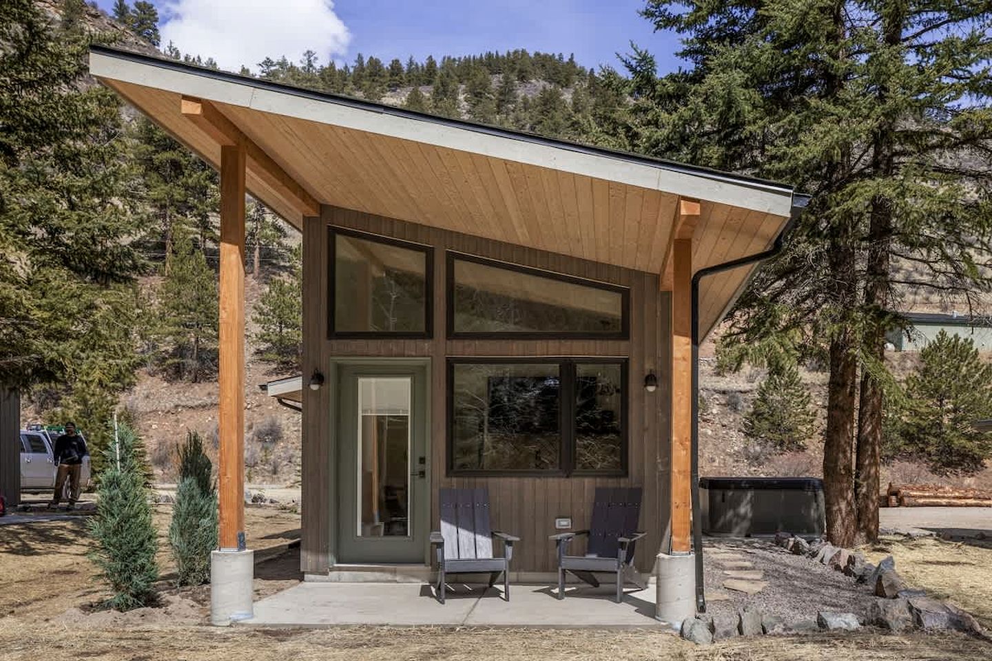Gorgeous and Modern Tiny House with Private Hot Tub with Unparalleled Access to Colorado's Majestic Front Range
