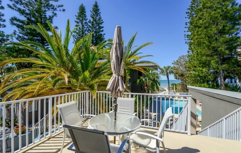 Nature Lodges (Indian Rocks Beach, Florida, United States)