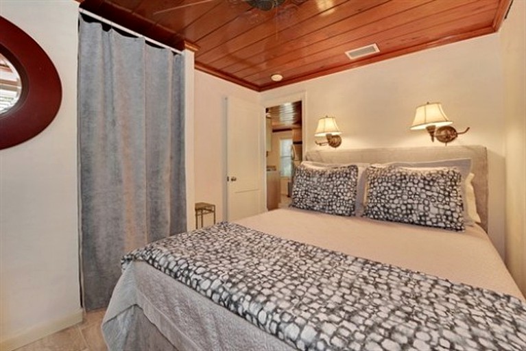 Nature Lodges (Indian Rocks Beach, Florida, United States)