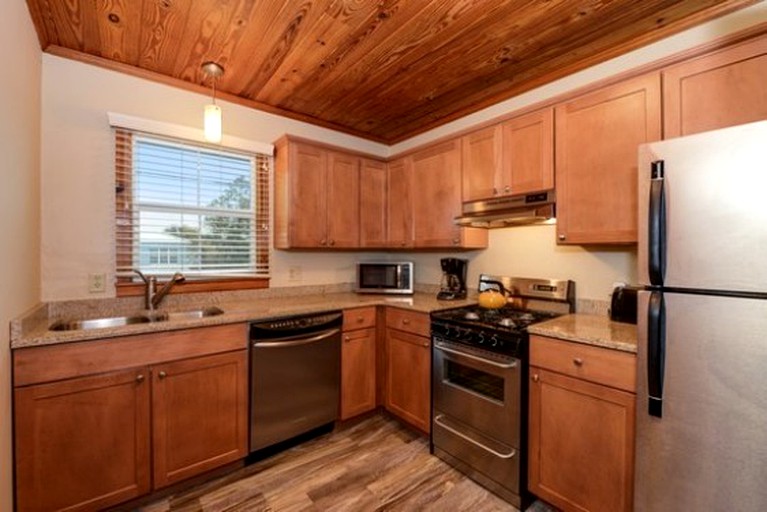 Nature Lodges (Indian Rocks Beach, Florida, United States)
