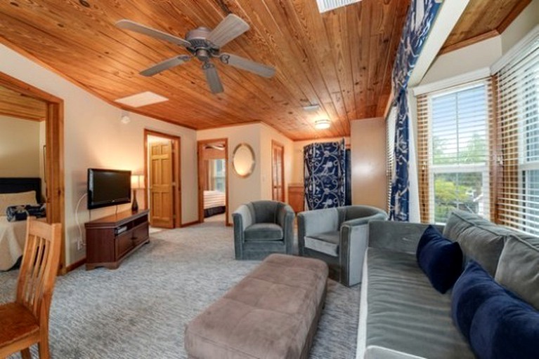Nature Lodges (Indian Rocks Beach, Florida, United States)