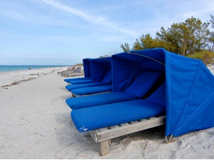 Cottages (Indian Rocks Beach, Florida, United States)
