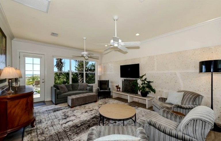 Cottages (Indian Rocks Beach, Florida, United States)