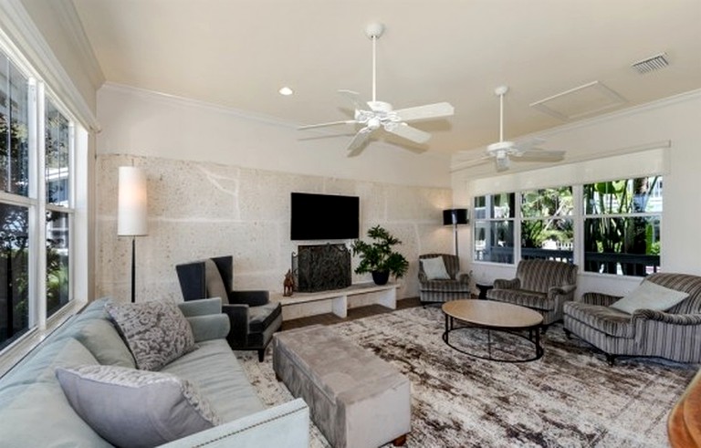 Cottages (Indian Rocks Beach, Florida, United States)