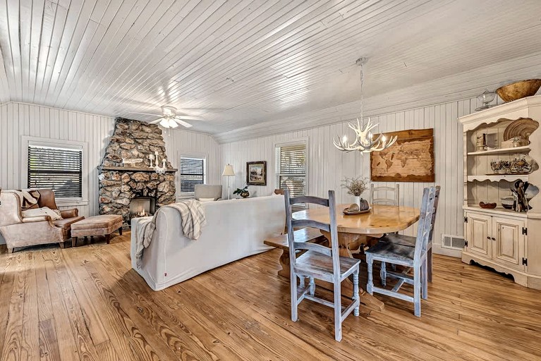 Cabins (United States of America, Siloam Springs, Arkansas)