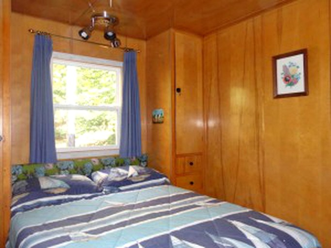 Cabins (Eagle River, Wisconsin, United States)