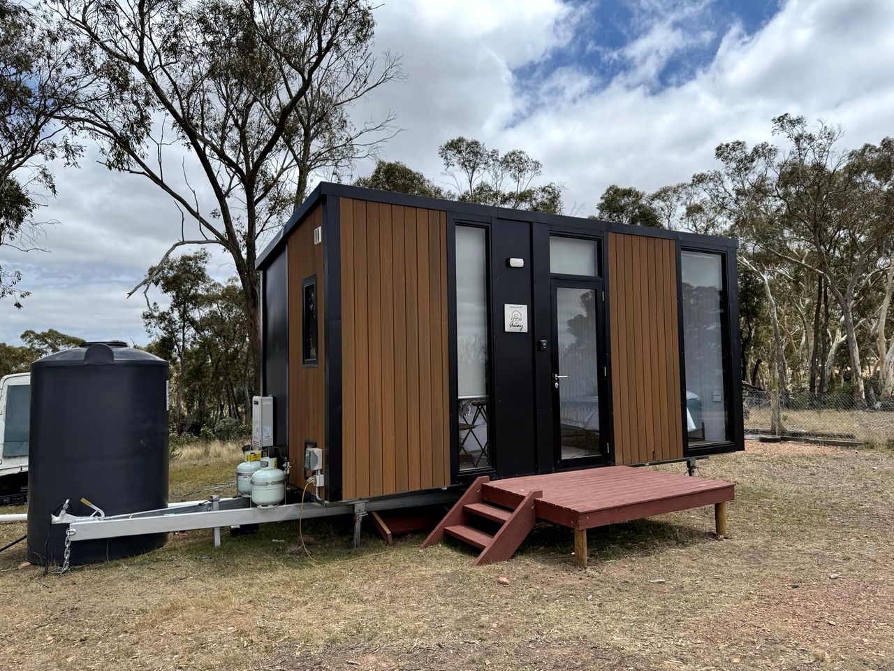 Peaceful Pet-Friendly Tiny House Surrounded by Natural Beauty for a Relaxing Getaway in Pomeroy, New South Wales
