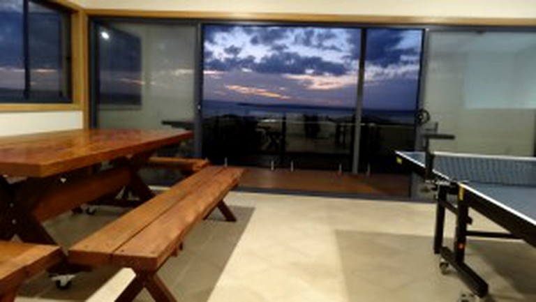 Cabins (Venus Bay, South Australia, Australia)