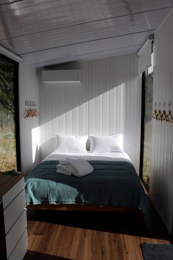 Tiny Houses (New Zealand, Te Anau, South Island)