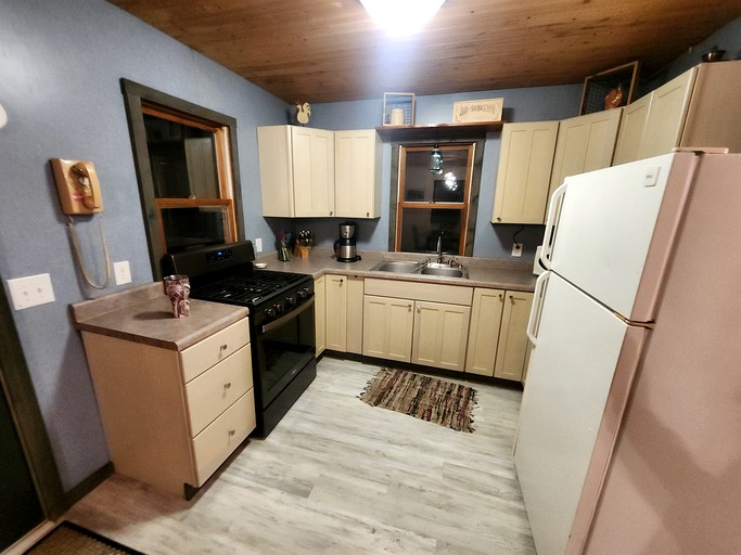 Cabins (United States of America, Reed City, Michigan)