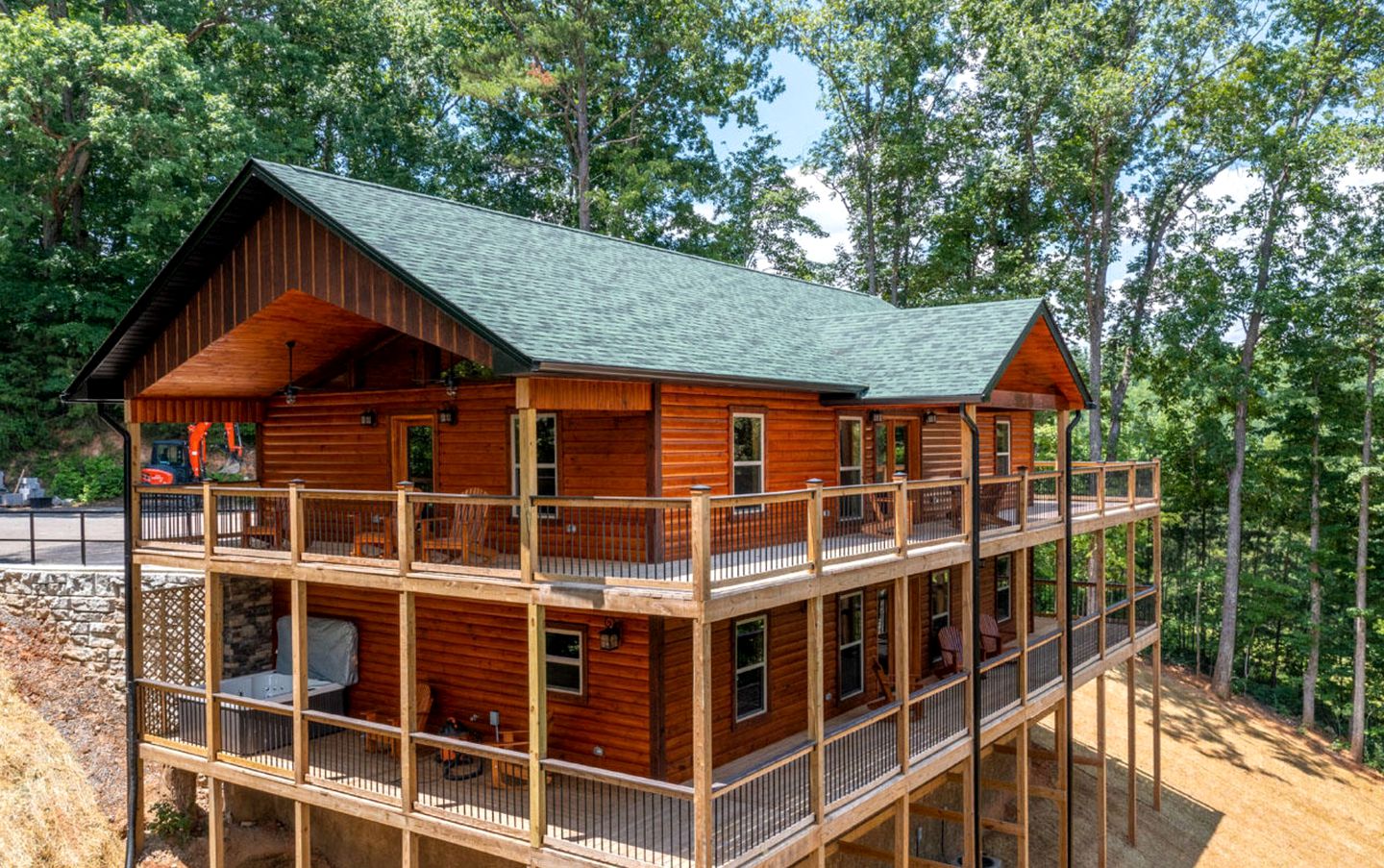 Luxury Vacation Rental with Private Home Cinema and Games Room for Families and Large Groups in Sevierville, Tennessee