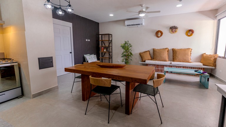 Vacation Rentals (Panama, --, --)
