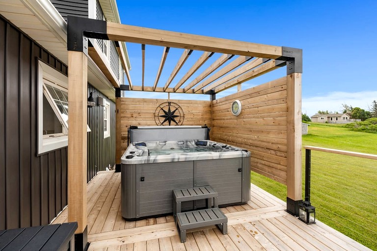 Vacation Rentals (Canada, --, --)