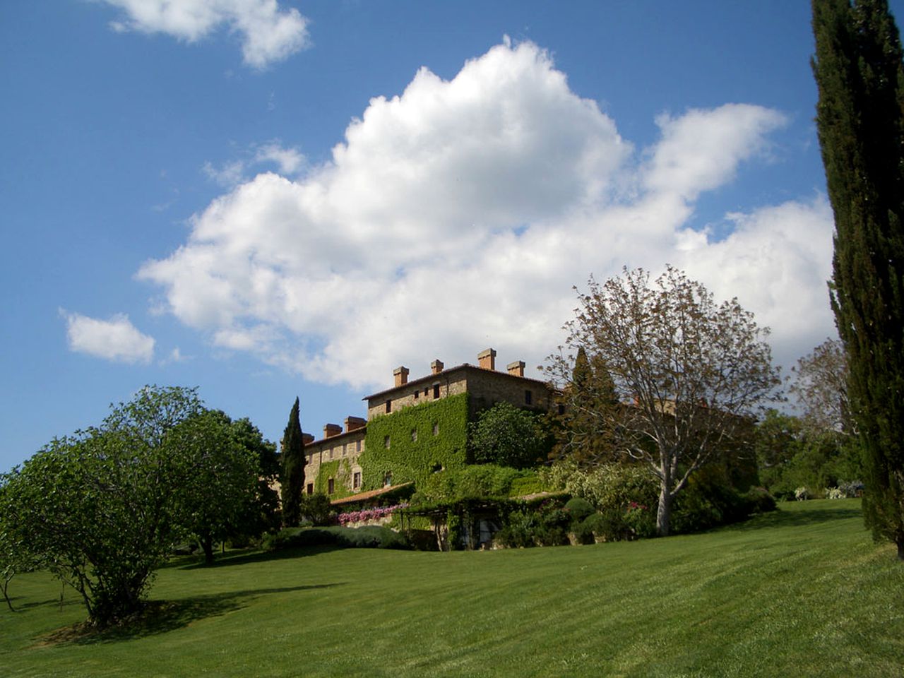 Villas (Siena, Tuscany, Italy)