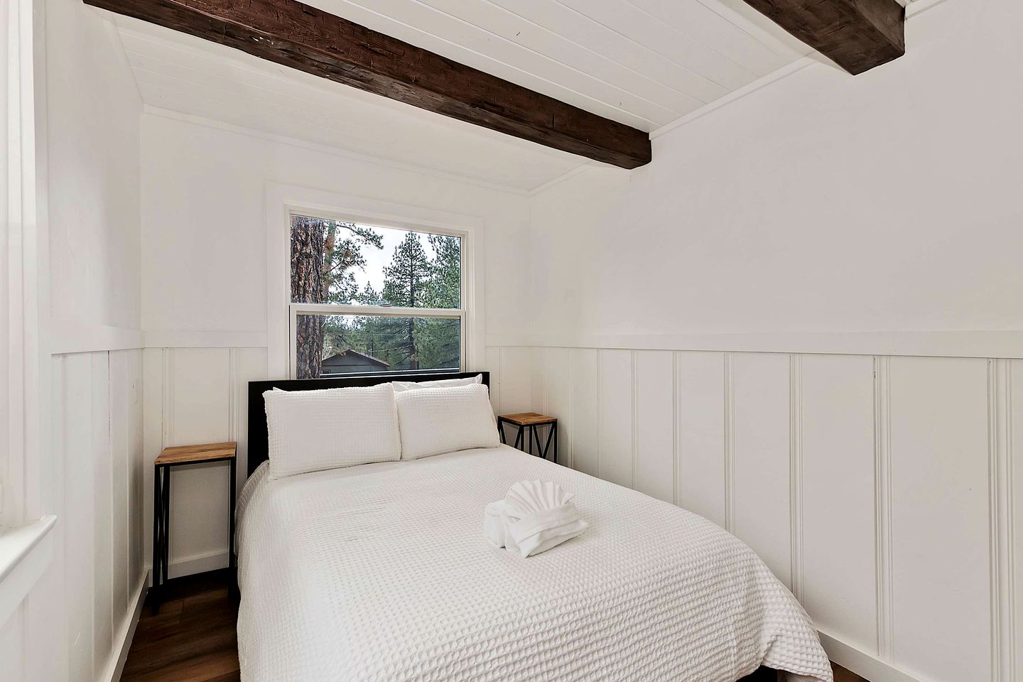 Highland Cedar Cabin for Relaxing Getaways and Cozy Escapes in Big Bear Lake, California