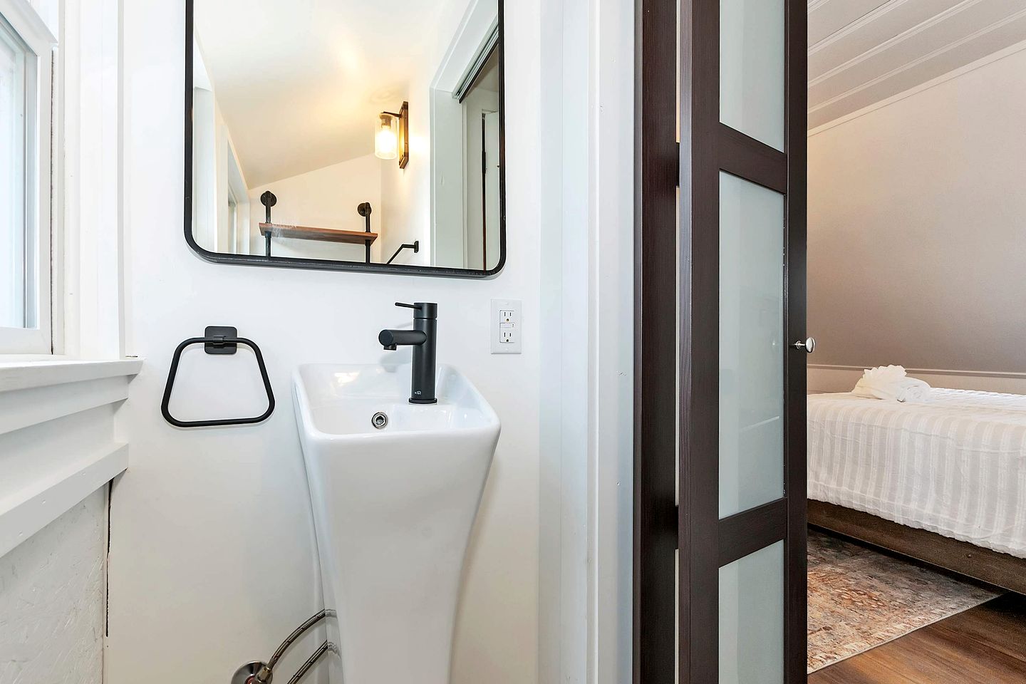 Highland Cedar Cabin for Relaxing Getaways and Cozy Escapes in Big Bear Lake, California