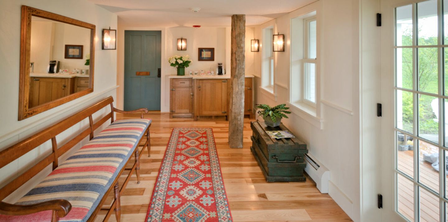Cabins (Sunderland, Vermont, United States)