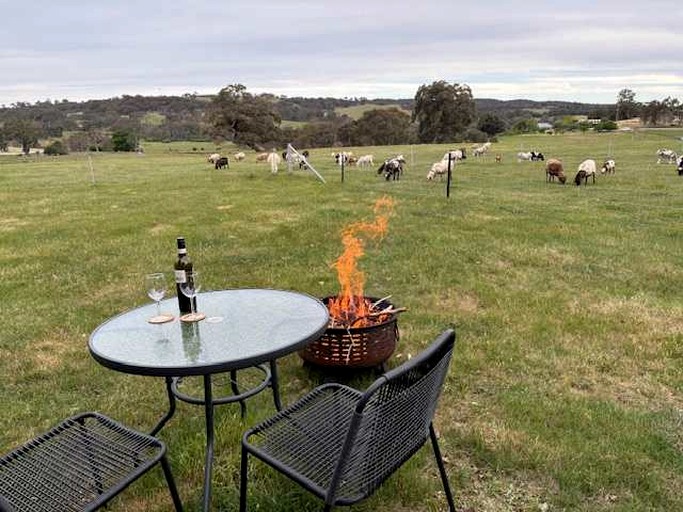 Vacation Rentals (Australia, --, --)