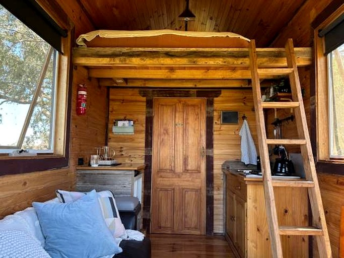 Vacation Rentals (Australia, --, --)