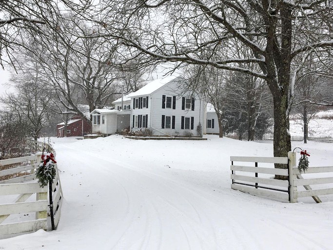 Cabins (Salem, New York, United States)