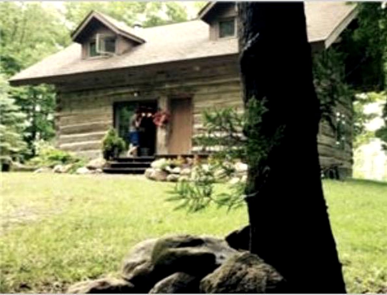 Cabins (Central Huron, Ontario, Canada)