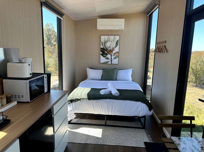 Vacation Rentals (Australia, --, --)