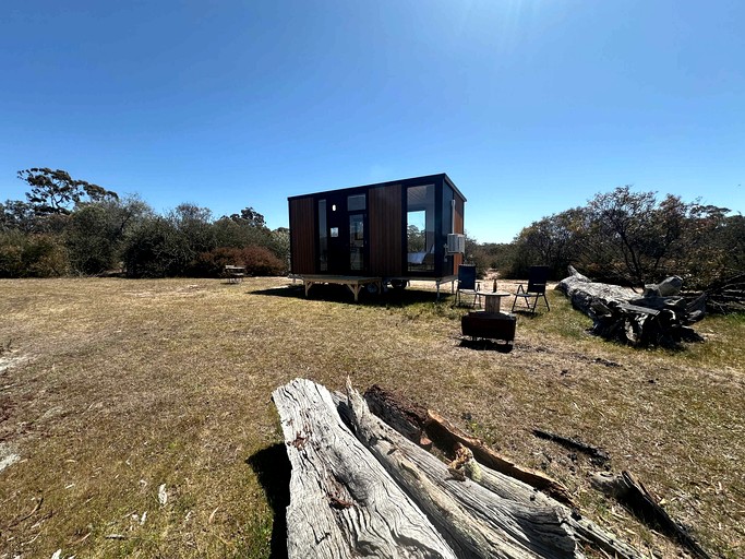 Vacation Rentals (Australia, --, --)