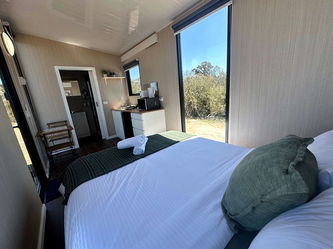 Vacation Rentals (Australia, --, --)