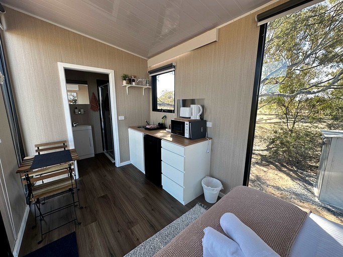 Vacation Rentals (Australia, --, --)