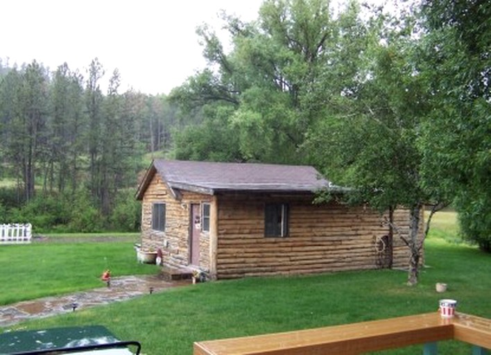 Cabins (Hill City, South Dakota, United States)